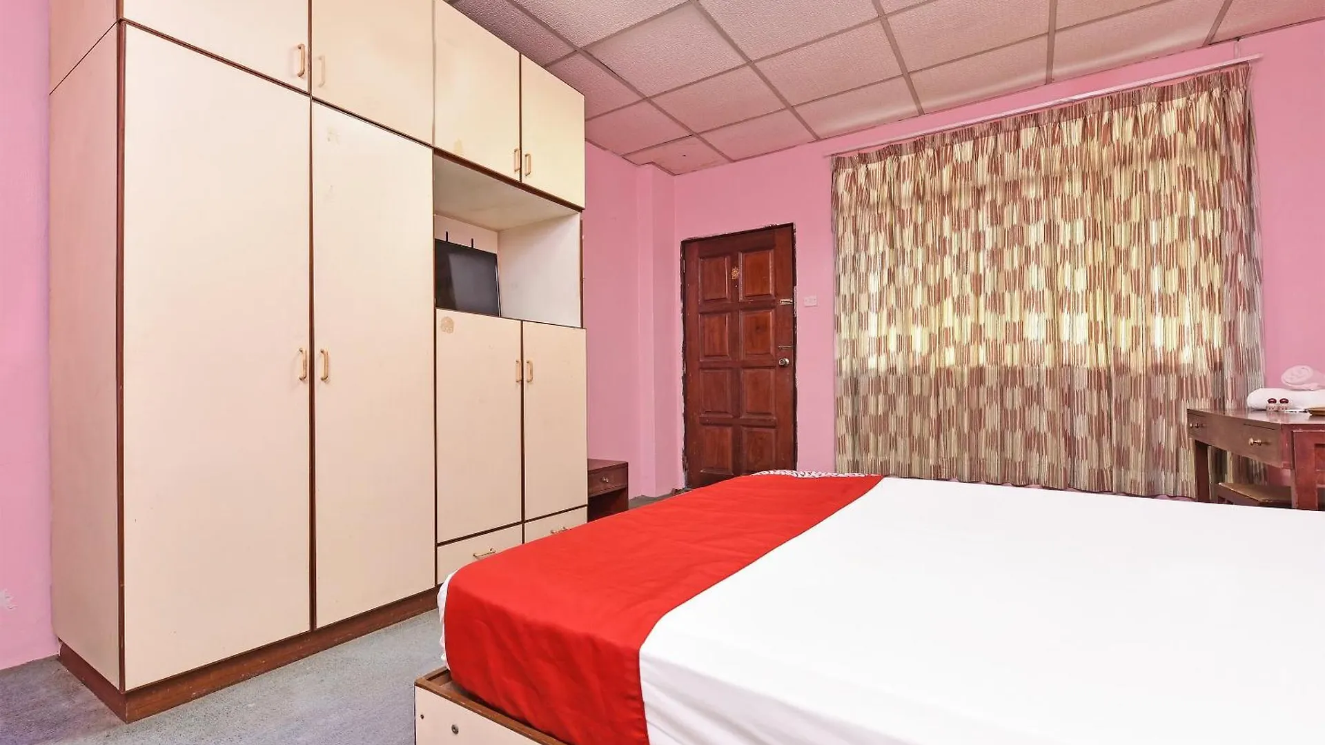 Super Oyo 90599 Villa De Rose Johor Bahru Hotel